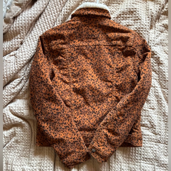 🐈⬛Levi’s Corduroy Jacket - Picture 3 of 4